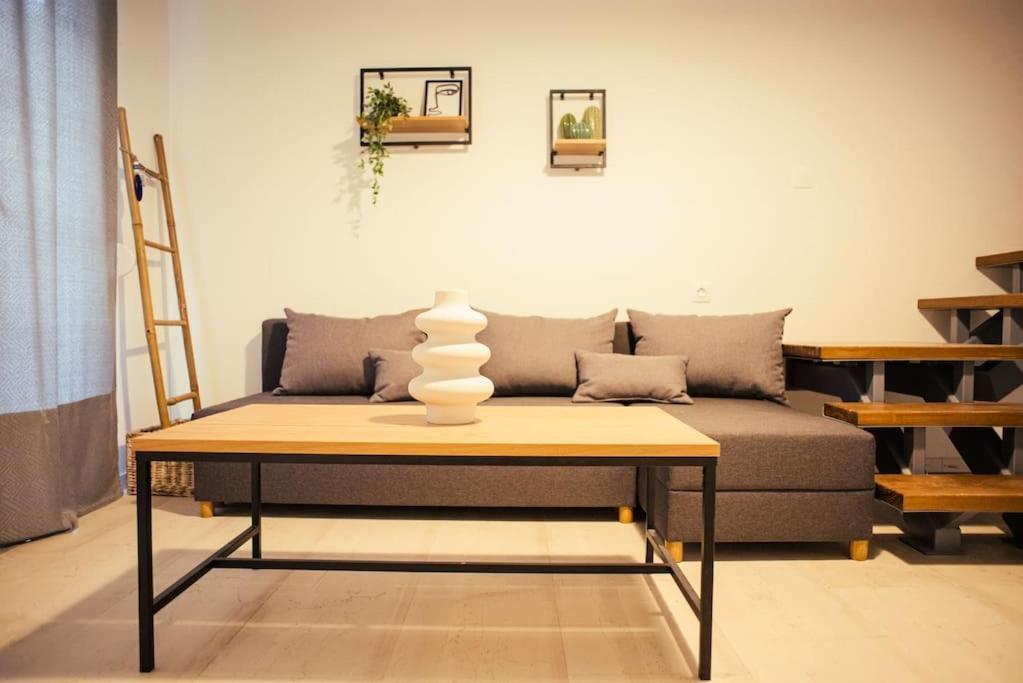 Central Maisonette Volos Luaran gambar