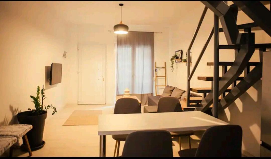 Central Maisonette Volos Luaran gambar